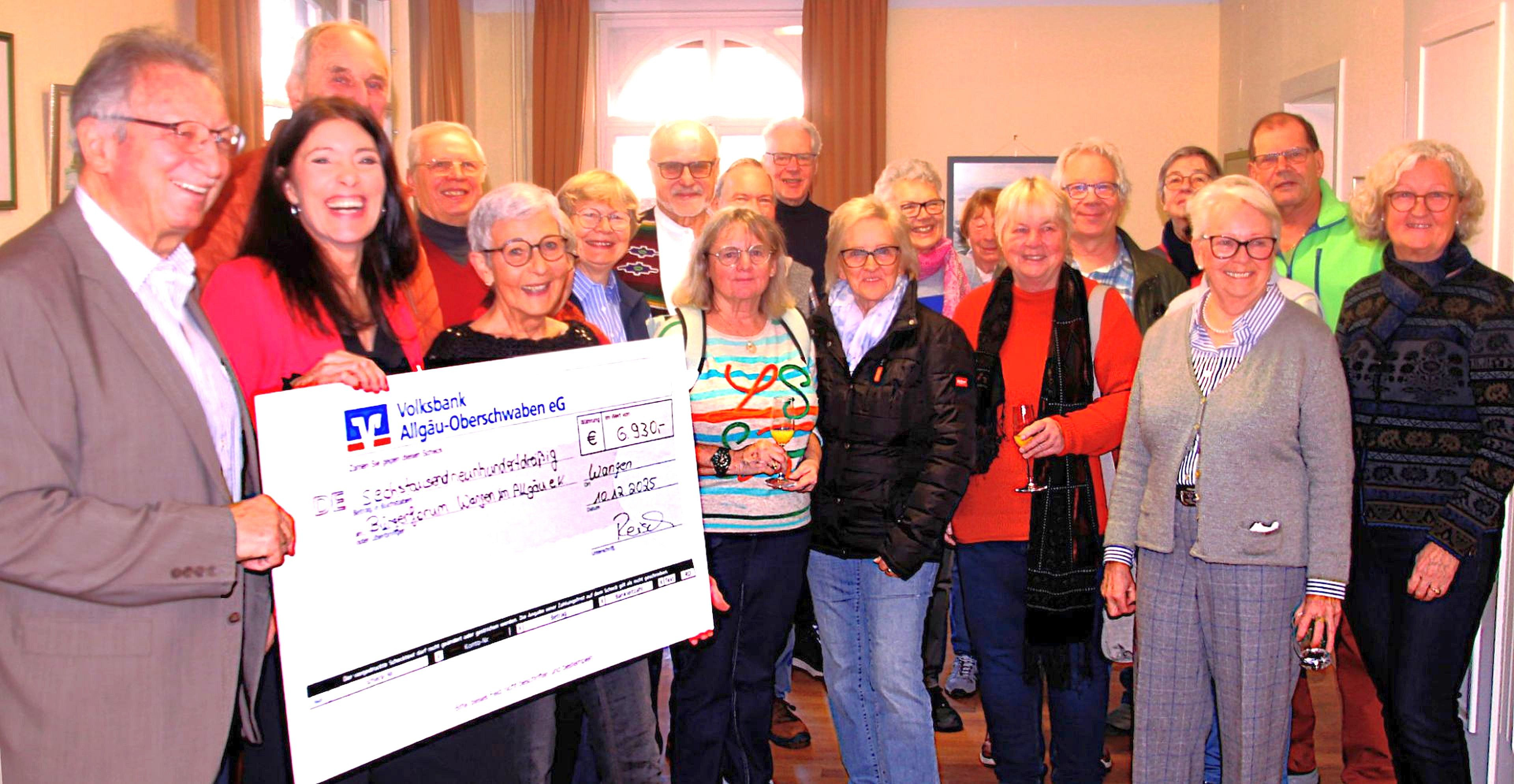 Schecküberreichung von Frau Reisch Voba Wangen